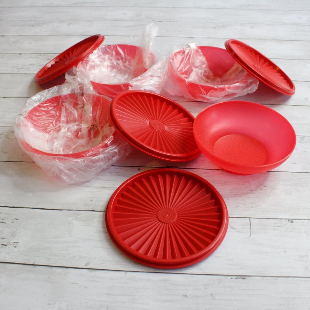 Tupperware Servalier Salad Cereal Bowl Set